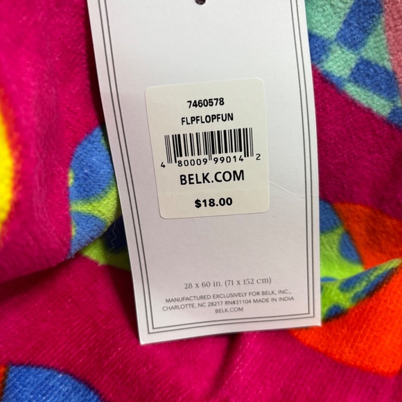 NEW Modern Southern Home Beach Towel with Multi Colored Flip Flops - Picture 3 of 3